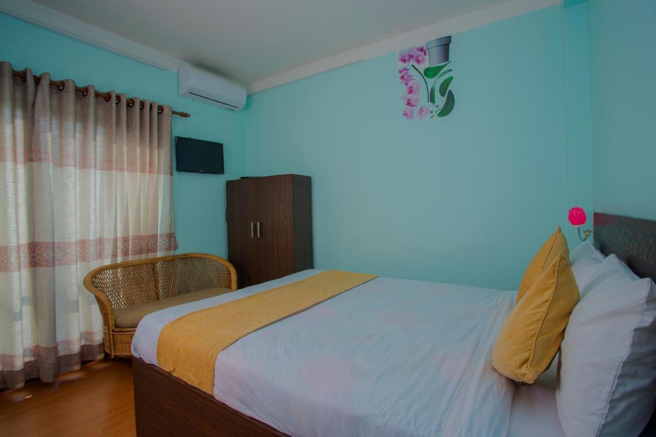 Hotel Golden Three Godāvari Εξωτερικό φωτογραφία
