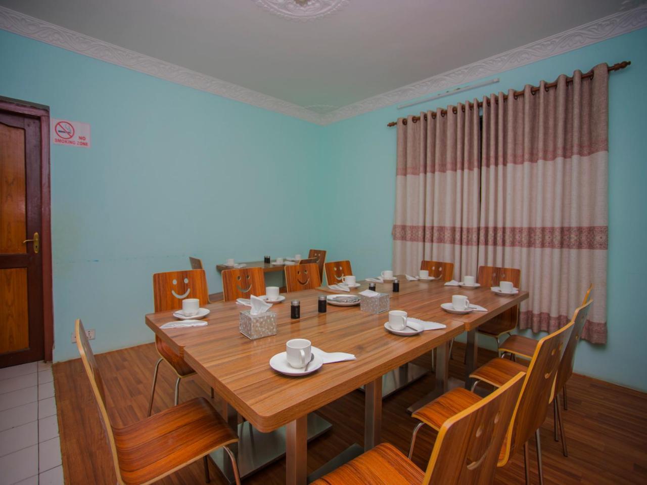 Hotel Golden Three Godāvari Εξωτερικό φωτογραφία