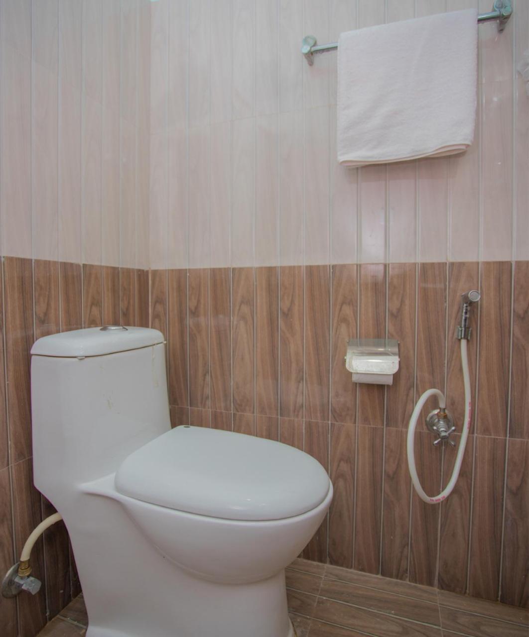 Hotel Golden Three Godāvari Εξωτερικό φωτογραφία