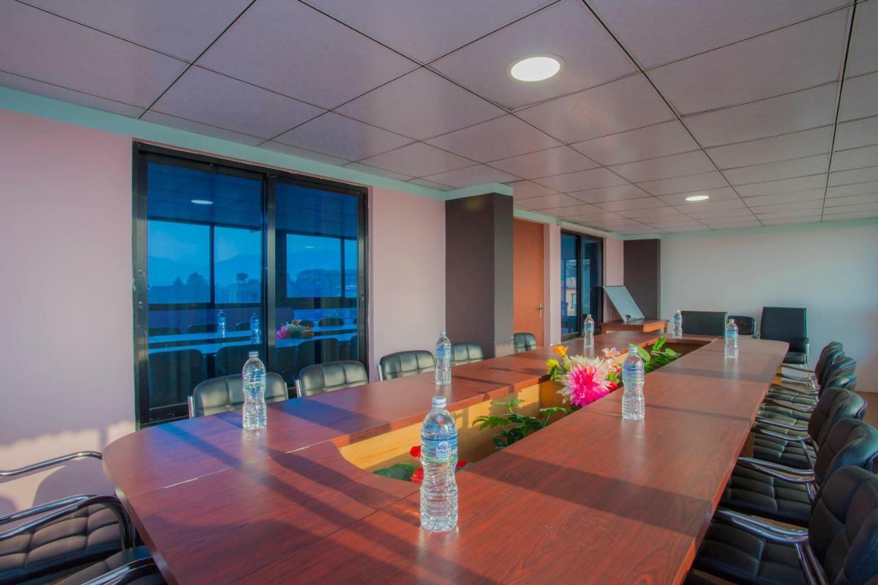 Hotel Golden Three Godāvari Εξωτερικό φωτογραφία